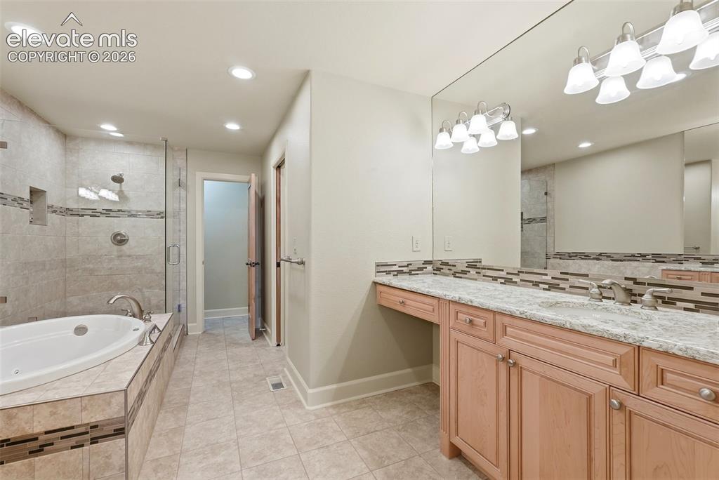 Colorado Springs, Colorado, 80906, United States, 2 Bedrooms Bedrooms, ,4 BathroomsBathrooms,Residential,Active,2052139