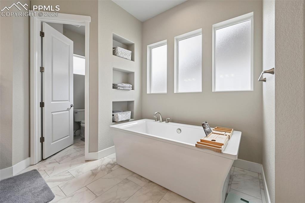 Colorado Springs, Colorado, 80921, United States, 5 Bedrooms Bedrooms, ,5 BathroomsBathrooms,Residential,Active,2044584