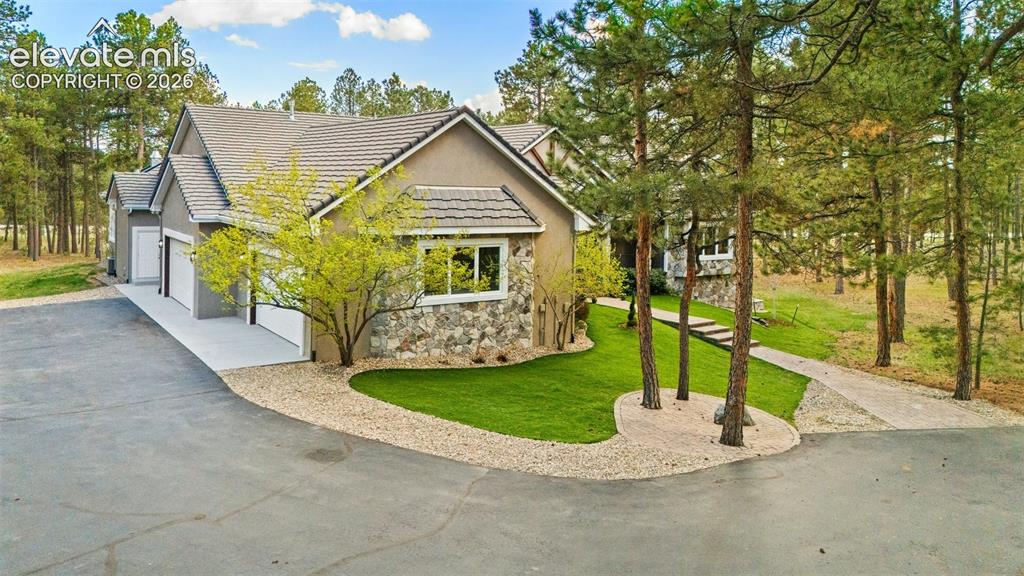 Colorado Springs, Colorado, 80908, United States, 6 Bedrooms Bedrooms, ,5 BathroomsBathrooms,Residential,Active,2045782