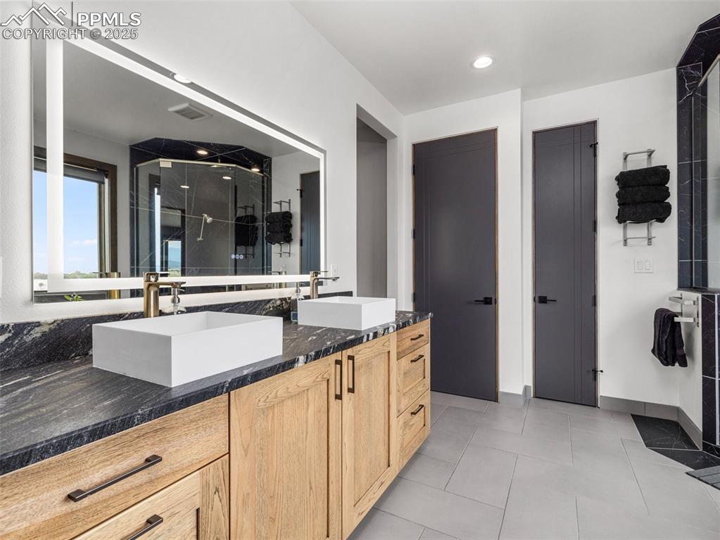 Beulah, Colorado, 81023, United States, 5 Bedrooms Bedrooms, ,5 BathroomsBathrooms,Residential,Active,1922547