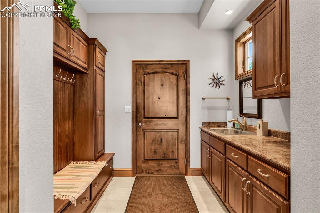 Pueblo, Colorado, 81001, United States, 4 Bedrooms Bedrooms, ,5 BathroomsBathrooms,Residential,Active,2043818