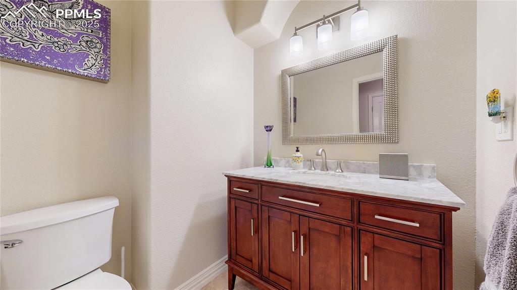 Littleton, Colorado, 80125, United States, 5 Bedrooms Bedrooms, ,4 BathroomsBathrooms,Residential,Active,1927660
