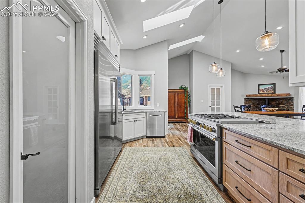 Colorado Springs, Colorado, 80906, United States, 5 Bedrooms Bedrooms, ,5 BathroomsBathrooms,Residential,Active,2014958