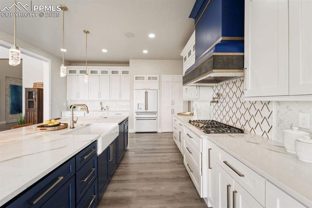 Colorado Springs, Colorado, 80908, United States, 5 Bedrooms Bedrooms, ,6 BathroomsBathrooms,Residential,Active,1936163