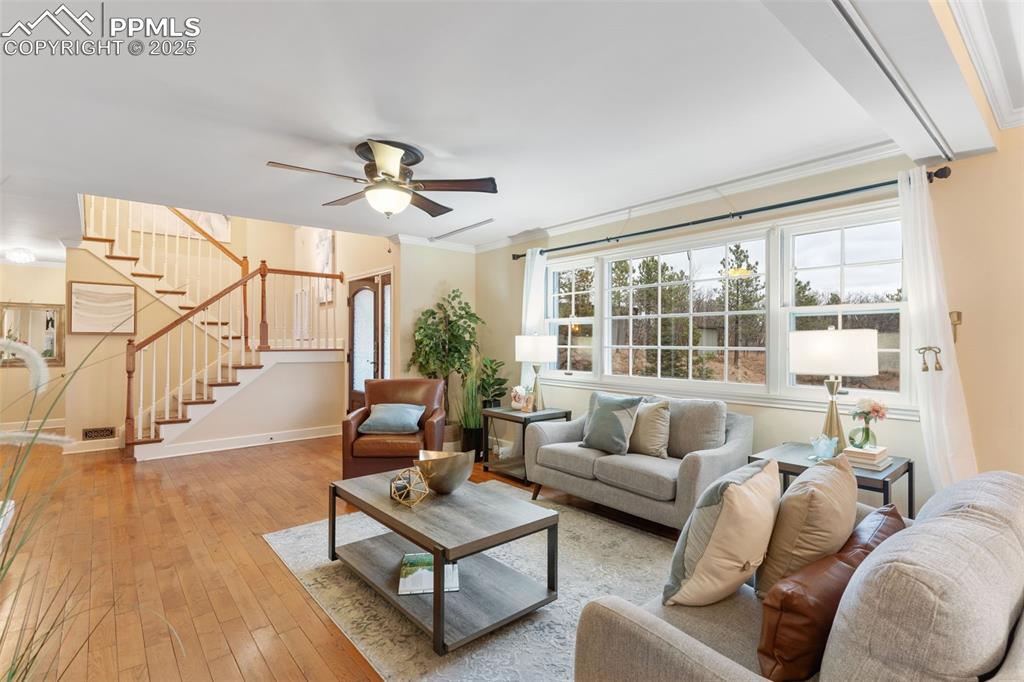 Colorado Springs, Colorado, 80906, United States, 5 Bedrooms Bedrooms, ,5 BathroomsBathrooms,Residential,Active,1998601