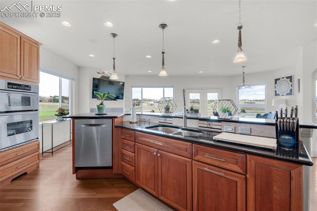 Monument, Colorado, 80132, United States, 5 Bedrooms Bedrooms, ,7 BathroomsBathrooms,Residential,Contingent,1992225