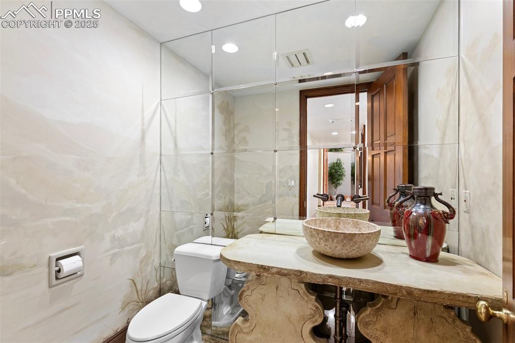 Colorado Springs, Colorado, 80906, United States, ,6 BathroomsBathrooms,Residential,Active,1823998
