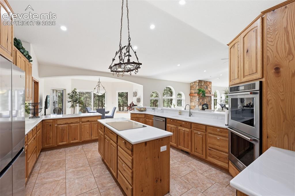 Colorado Springs, Colorado, 80908, United States, 6 Bedrooms Bedrooms, ,5 BathroomsBathrooms,Residential,Active,2045782