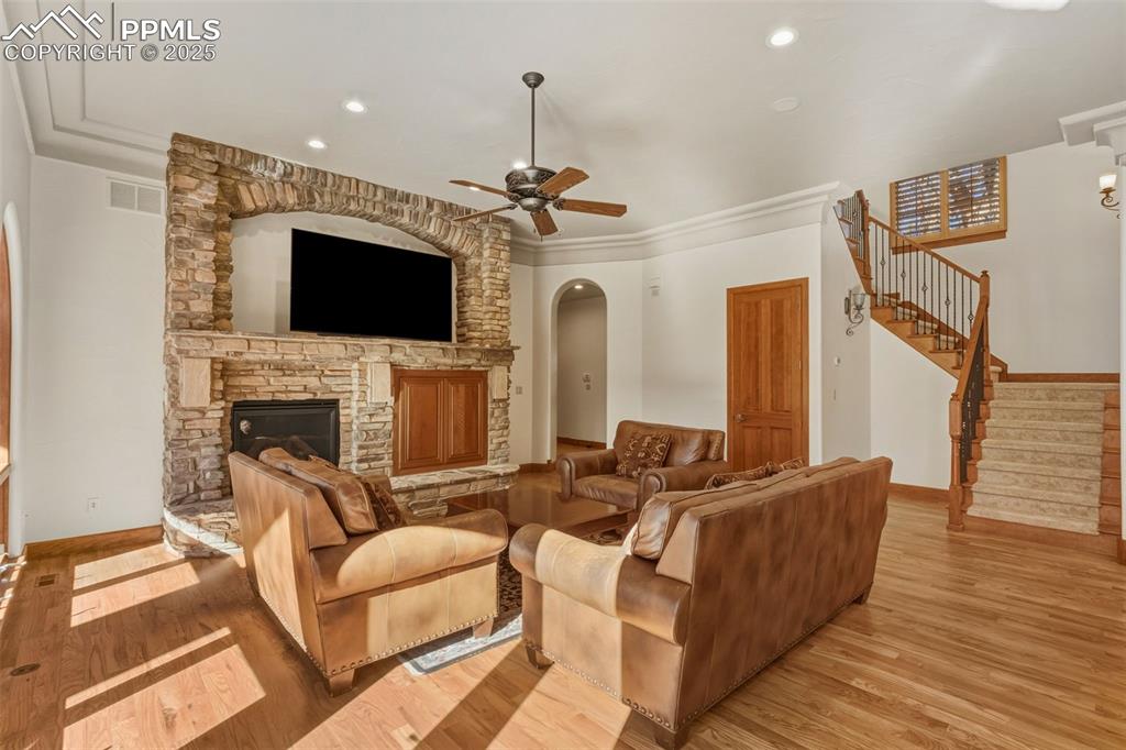 Colorado Springs, Colorado, 80906, United States, 5 Bedrooms Bedrooms, ,8 BathroomsBathrooms,Residential,Active,1992319