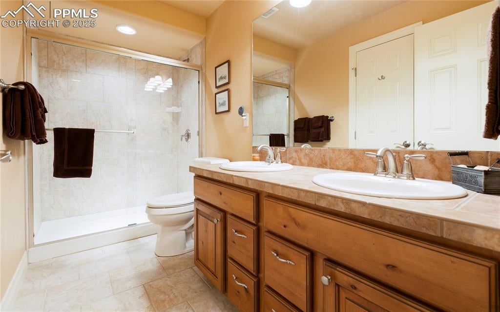 Colorado Springs, Colorado, 80918, United States, 5 Bedrooms Bedrooms, ,4 BathroomsBathrooms,Residential,Active,1909664