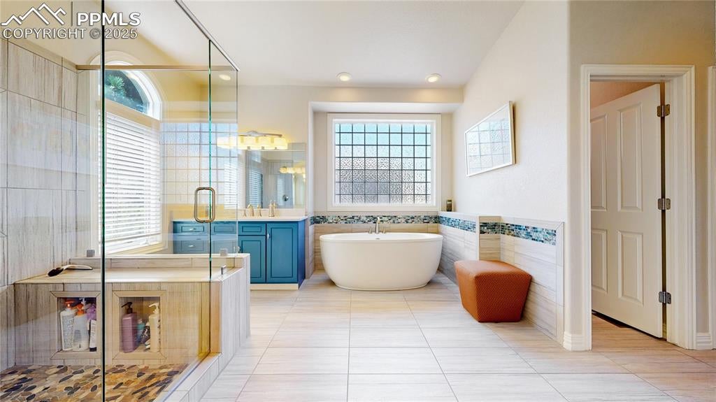 Littleton, Colorado, 80125, United States, 5 Bedrooms Bedrooms, ,4 BathroomsBathrooms,Residential,Active,1927660