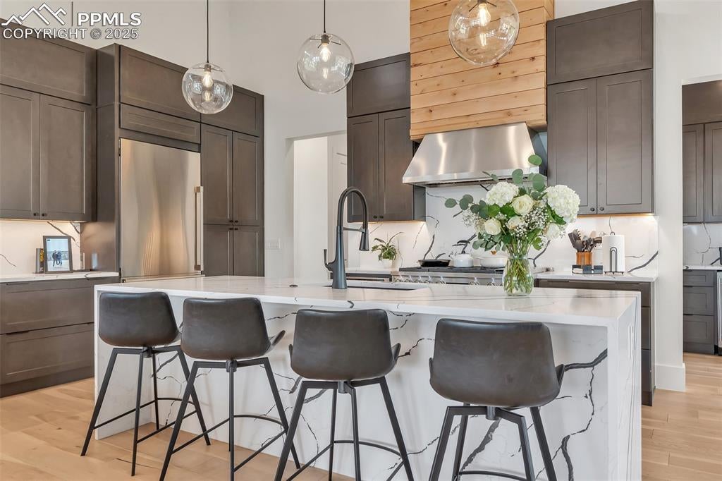 Franktown, Colorado, 80116, United States, 4 Bedrooms Bedrooms, ,5 BathroomsBathrooms,Residential,Active,1968385