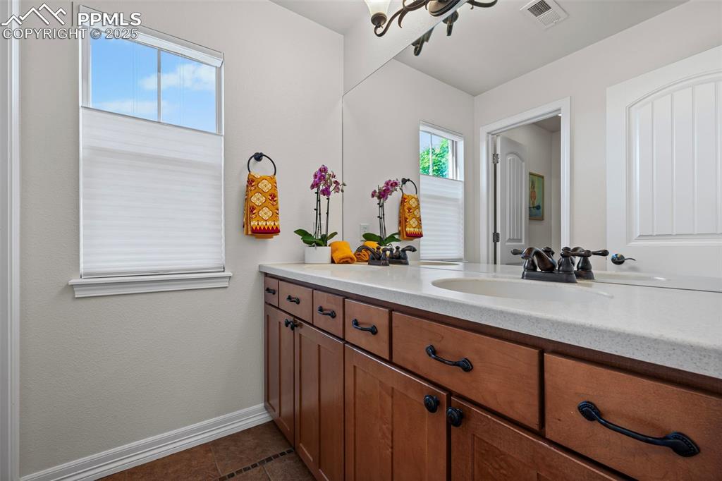 Colorado Springs, Colorado, 80906, United States, 4 Bedrooms Bedrooms, ,4 BathroomsBathrooms,Residential,Active,1914792