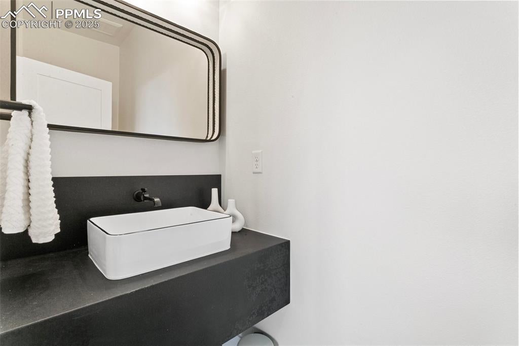 Monument, Colorado, 80132, United States, 6 Bedrooms Bedrooms, ,8 BathroomsBathrooms,Residential,Active,1992256