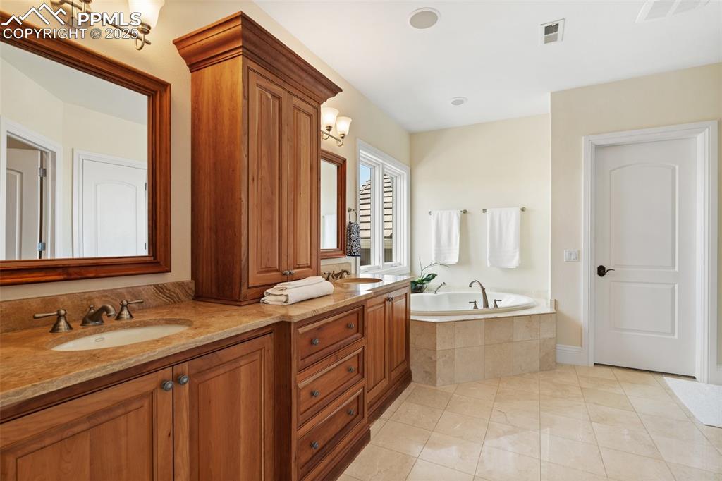 Colorado Springs, Colorado, 80906, United States, 6 Bedrooms Bedrooms, ,6 BathroomsBathrooms,Residential,Active,1880191