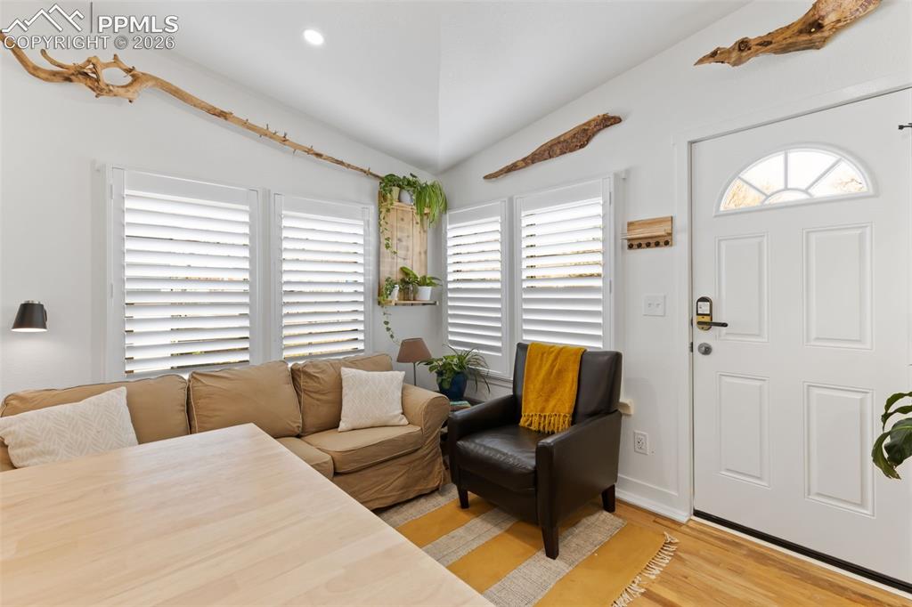 Colorado Springs, Colorado, 80903, United States, 2 Bedrooms Bedrooms, ,2 BathroomsBathrooms,Residential,Active,2045029