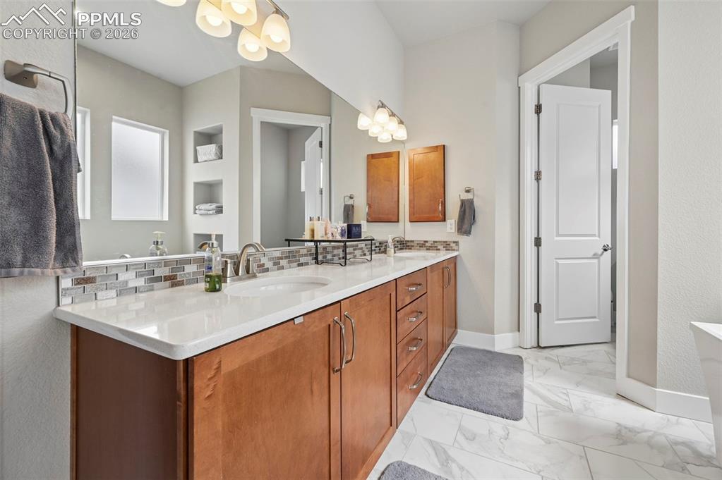 Colorado Springs, Colorado, 80921, United States, 5 Bedrooms Bedrooms, ,5 BathroomsBathrooms,Residential,Active,2044584
