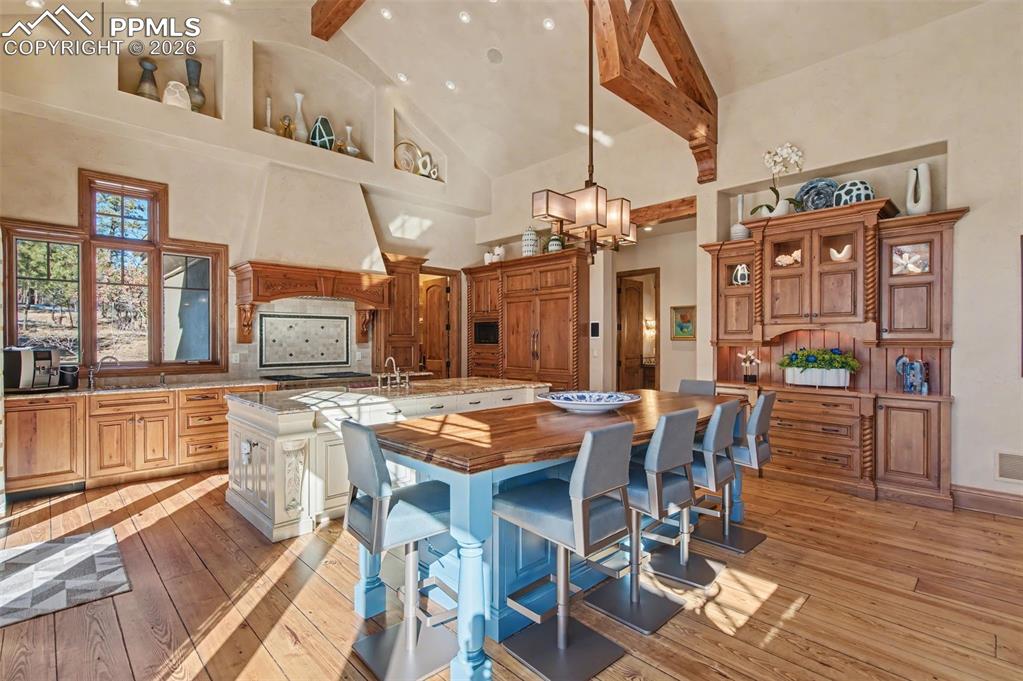 Colorado Springs, Colorado, 80906, United States, 5 Bedrooms Bedrooms, ,7 BathroomsBathrooms,Residential,Active,2017120