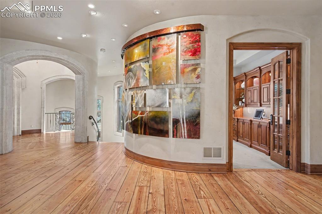 Colorado Springs, Colorado, 80906, United States, 5 Bedrooms Bedrooms, ,7 BathroomsBathrooms,Residential,Active,2017120