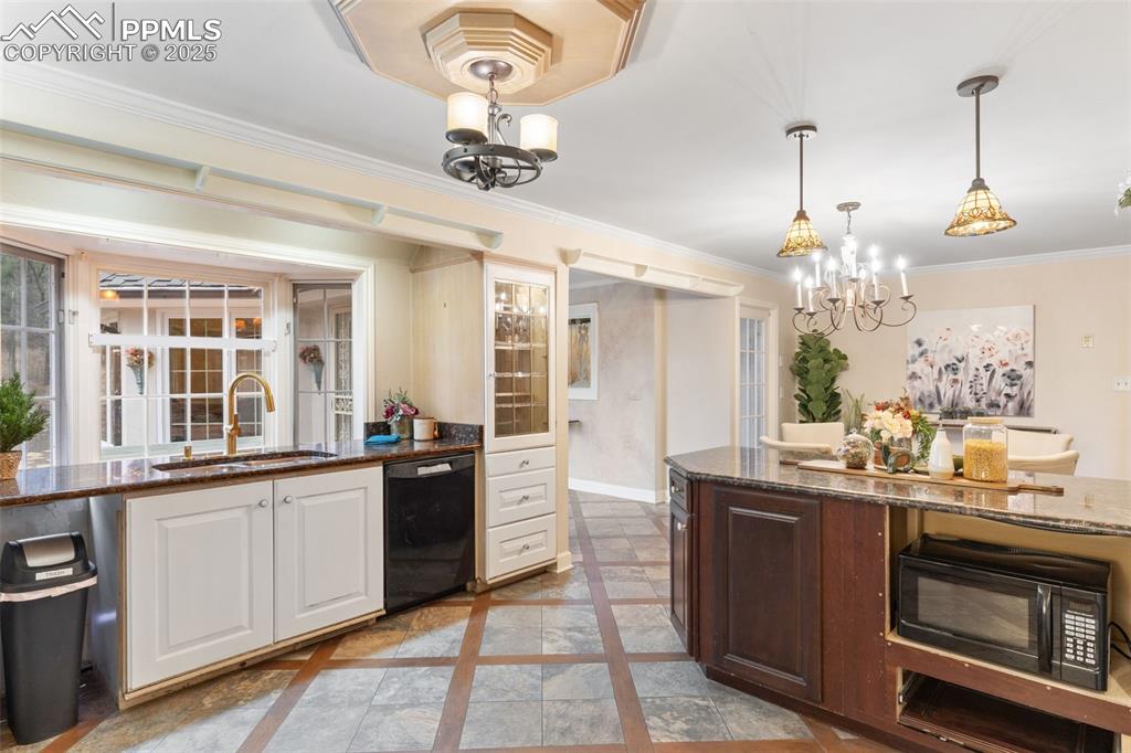 Colorado Springs, Colorado, 80906, United States, 5 Bedrooms Bedrooms, ,5 BathroomsBathrooms,Residential,Active,1998601