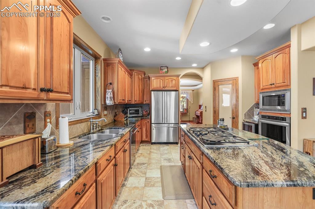 Colorado Springs, Colorado, 80908, United States, 5 Bedrooms Bedrooms, ,4 BathroomsBathrooms,Residential,Active,2014614