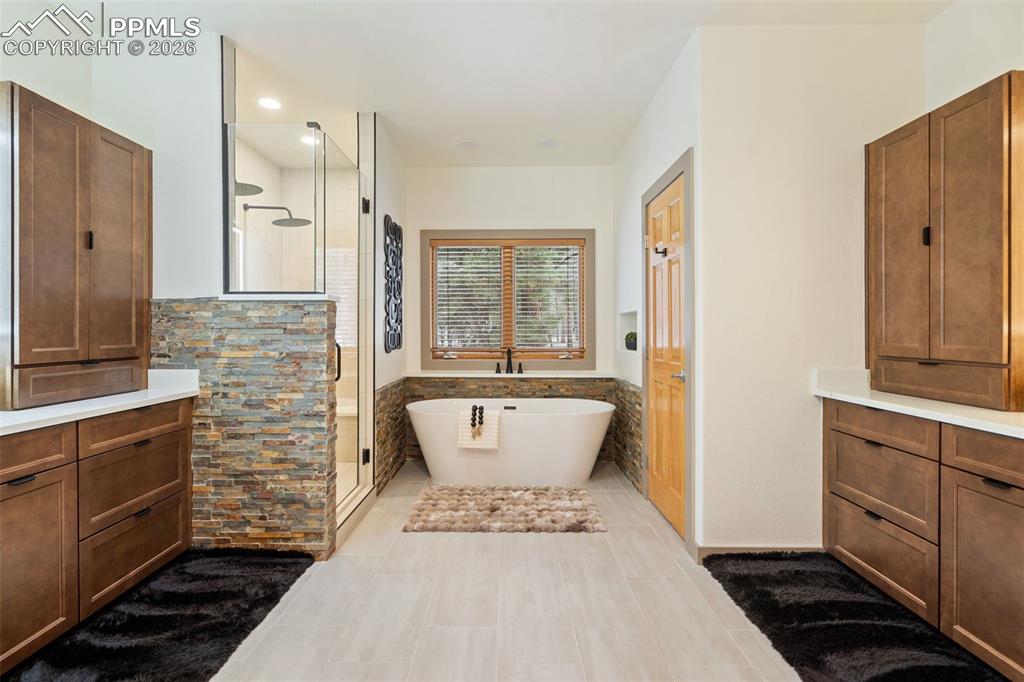 Colorado Springs, Colorado, 80908, United States, 5 Bedrooms Bedrooms, ,4 BathroomsBathrooms,Residential,Active,2008925