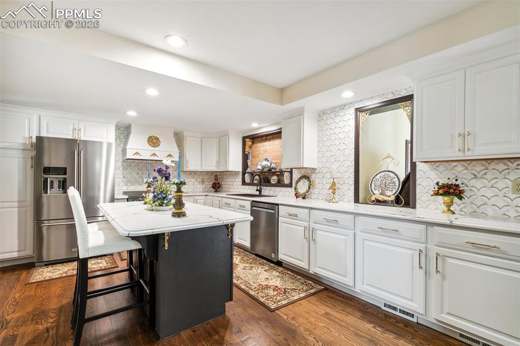 Colorado Springs, Colorado, 80906, United States, 5 Bedrooms Bedrooms, ,6 BathroomsBathrooms,Residential,Active,2014578