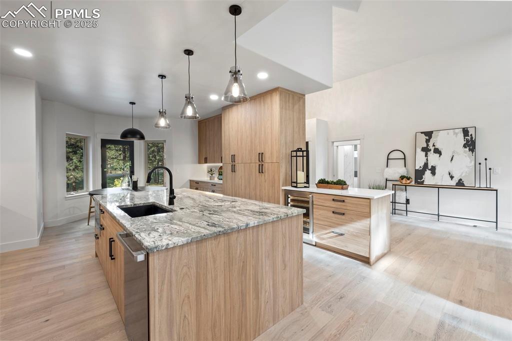 Colorado Springs, Colorado, 80908, United States, 4 Bedrooms Bedrooms, ,5 BathroomsBathrooms,Residential,Active,1992290