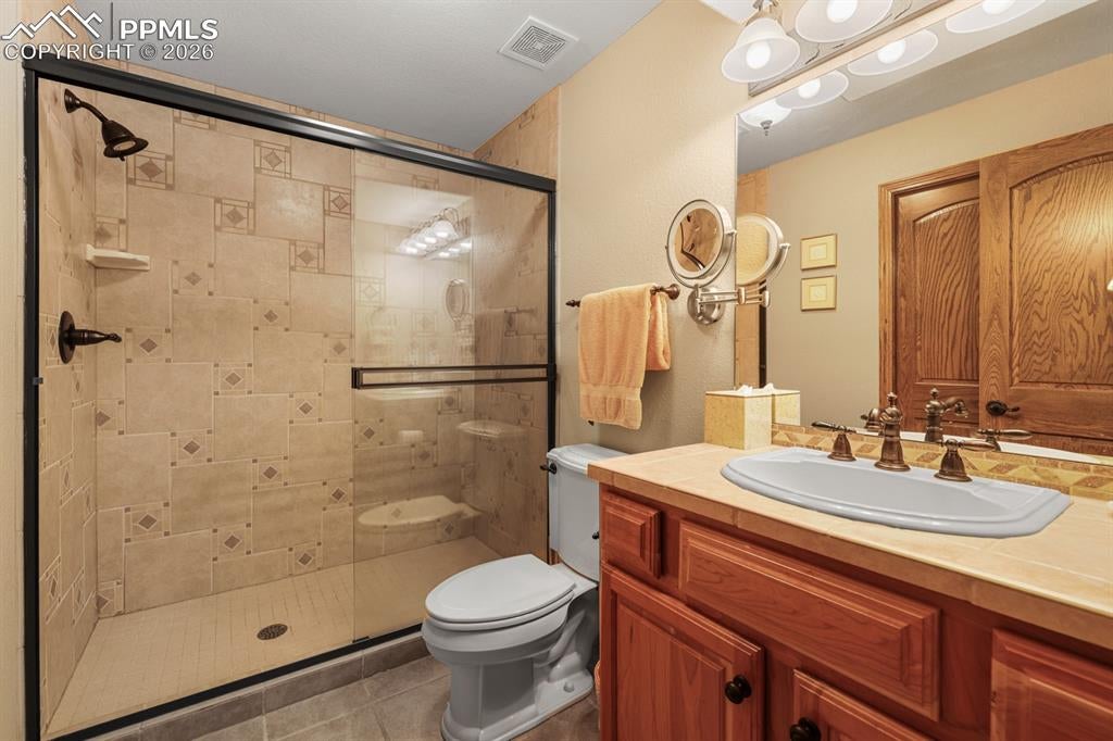 Colorado Springs, Colorado, 80908, United States, 5 Bedrooms Bedrooms, ,4 BathroomsBathrooms,Residential,Active,2014614