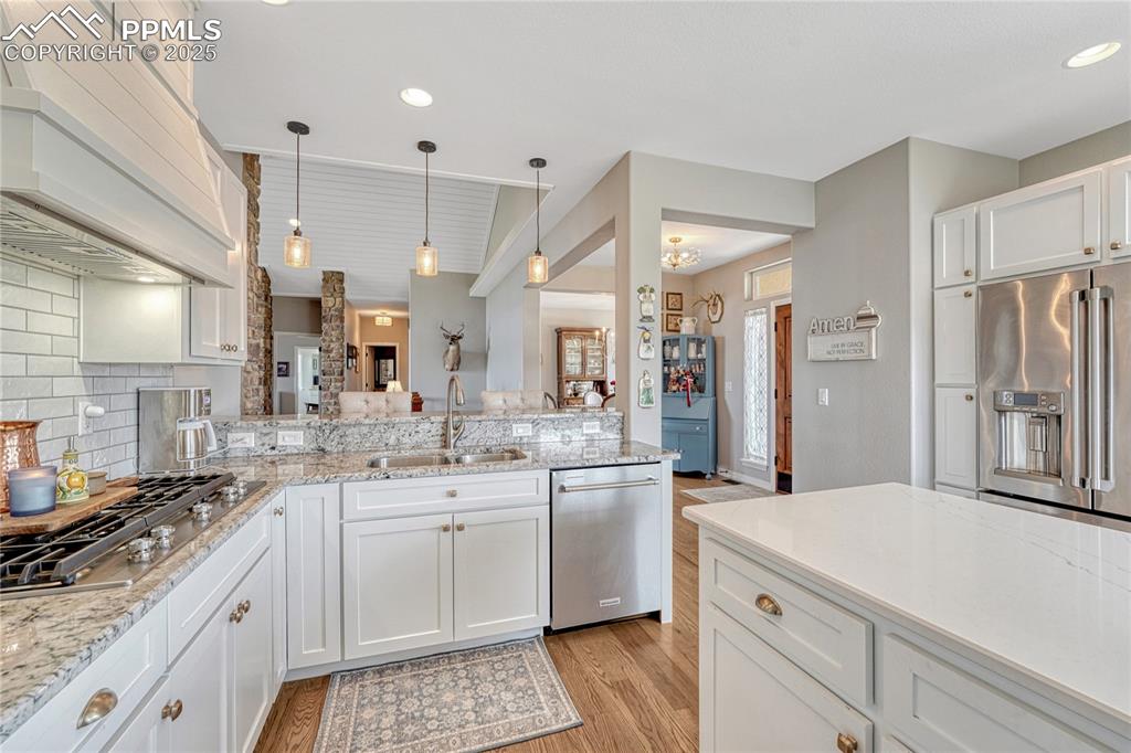 Colorado Springs, Colorado, 80908, United States, 4 Bedrooms Bedrooms, ,4 BathroomsBathrooms,Residential,Active,1992214