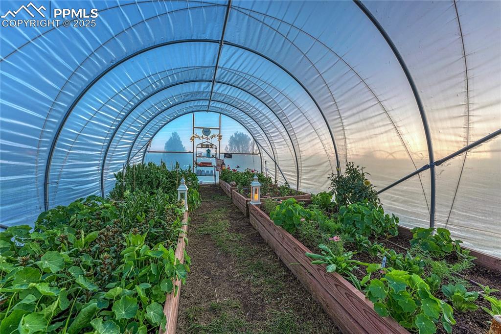 Colorado Springs, Colorado, 80908, United States, 4 Bedrooms Bedrooms, ,4 BathroomsBathrooms,Residential,Active,1992214