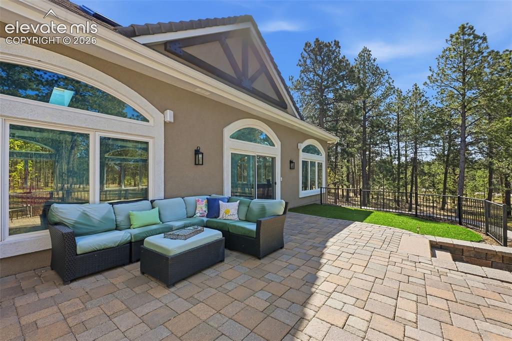 Colorado Springs, Colorado, 80908, United States, 6 Bedrooms Bedrooms, ,5 BathroomsBathrooms,Residential,Active,2045782