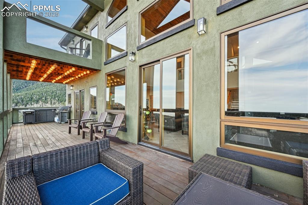 Manitou Springs, Colorado, 80829, United States, 6 Bedrooms Bedrooms, ,6 BathroomsBathrooms,Residential,Active,1997622