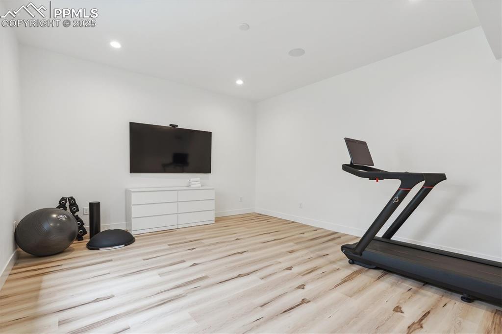 Franktown, Colorado, 80116, United States, 4 Bedrooms Bedrooms, ,5 BathroomsBathrooms,Residential,Active,1968385