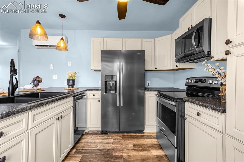 Colorado Springs, Colorado, 80904, United States, 8 Bedrooms Bedrooms, ,5 BathroomsBathrooms,Residential,Active,1810449