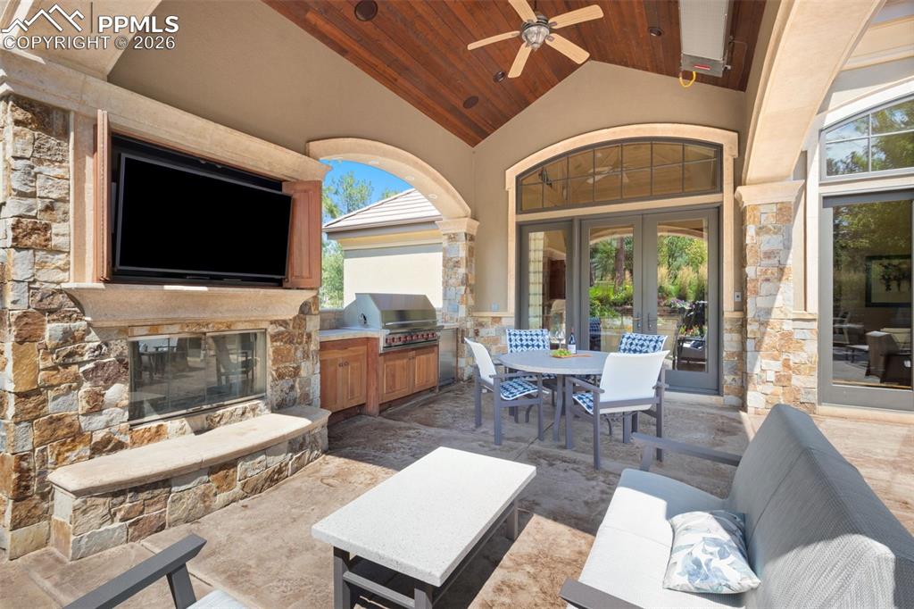 Colorado Springs, Colorado, 80906, United States, 5 Bedrooms Bedrooms, ,7 BathroomsBathrooms,Residential,Active,2017120