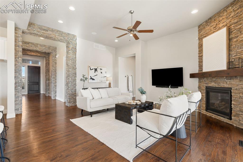 Colorado Springs, Colorado, 80921, United States, 5 Bedrooms Bedrooms, ,4 BathroomsBathrooms,Residential,Active,2002344