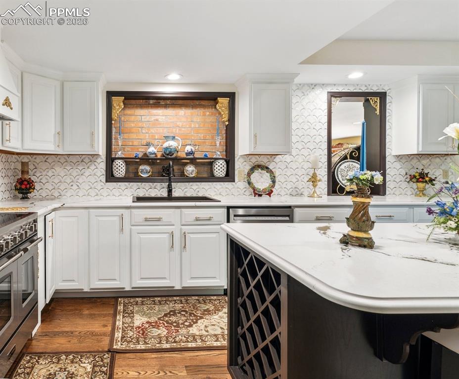 Colorado Springs, Colorado, 80906, United States, 5 Bedrooms Bedrooms, ,6 BathroomsBathrooms,Residential,Active,2014578