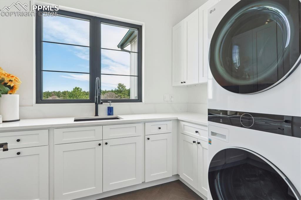 Franktown, Colorado, 80116, United States, 4 Bedrooms Bedrooms, ,5 BathroomsBathrooms,Residential,Active,1968385