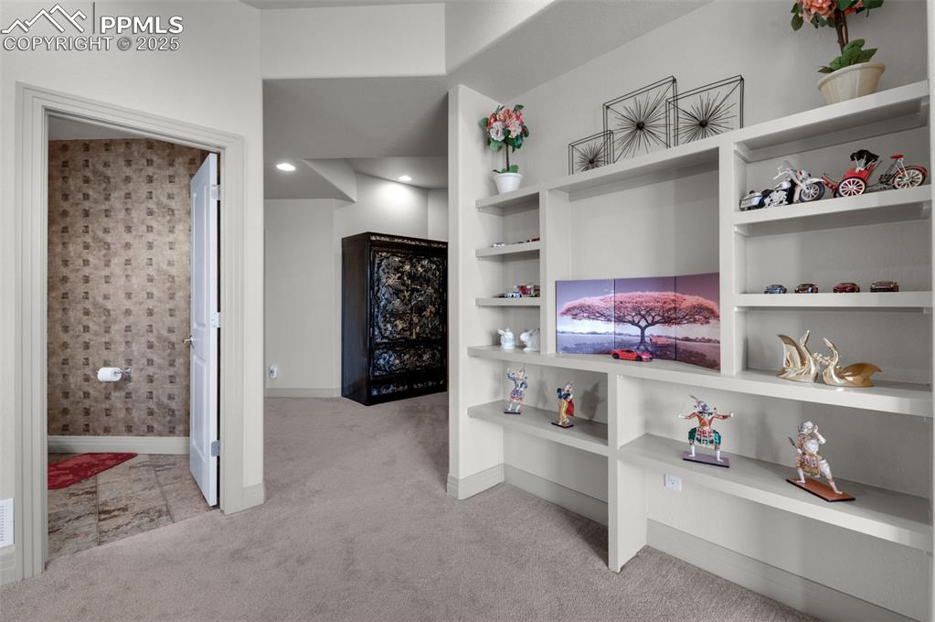 Monument, Colorado, 80132, United States, 5 Bedrooms Bedrooms, ,7 BathroomsBathrooms,Residential,Contingent,1992225