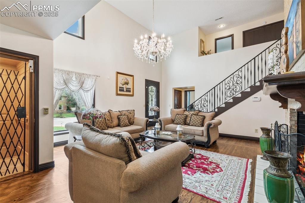 Colorado Springs, Colorado, 80906, United States, 5 Bedrooms Bedrooms, ,6 BathroomsBathrooms,Residential,Active,1992227