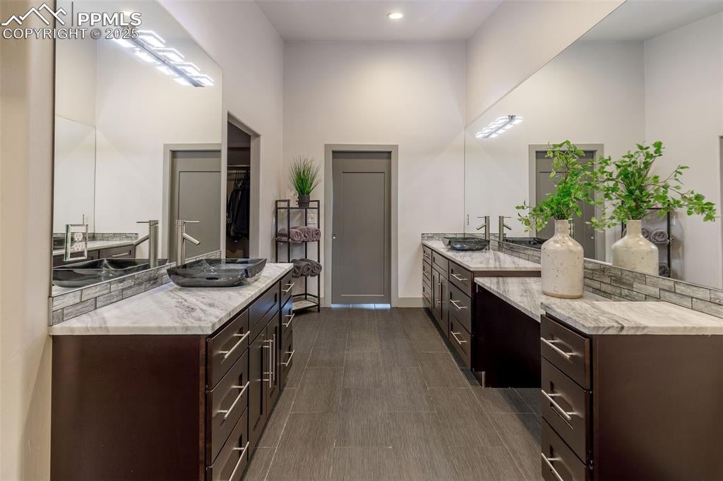 Manitou Springs, Colorado, 80829, United States, 3 Bedrooms Bedrooms, ,3 BathroomsBathrooms,Residential,Active,1992234