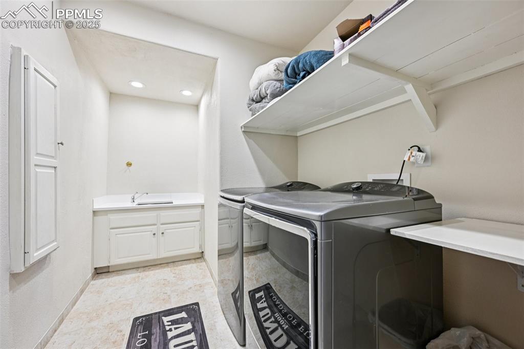 Manitou Springs, Colorado, 80829, United States, 6 Bedrooms Bedrooms, ,6 BathroomsBathrooms,Residential,Active,1997622