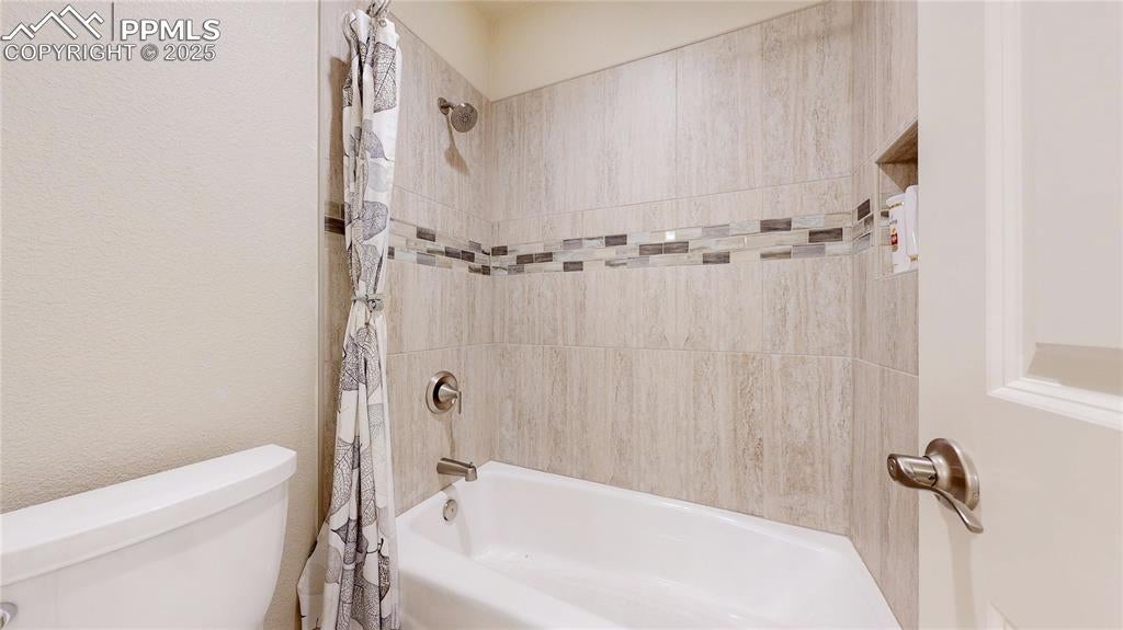 Littleton, Colorado, 80125, United States, 5 Bedrooms Bedrooms, ,4 BathroomsBathrooms,Residential,Active,1927660