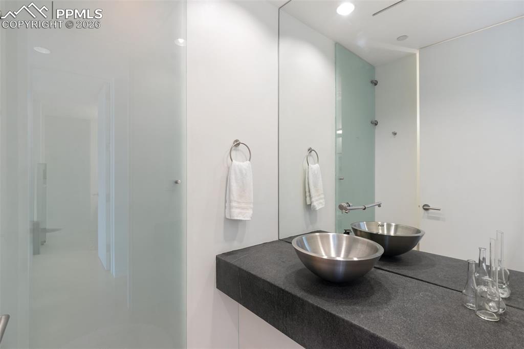 Colorado Springs, Colorado, 80903, United States, 3 Bedrooms Bedrooms, ,3 BathroomsBathrooms,Residential,Active,2010586