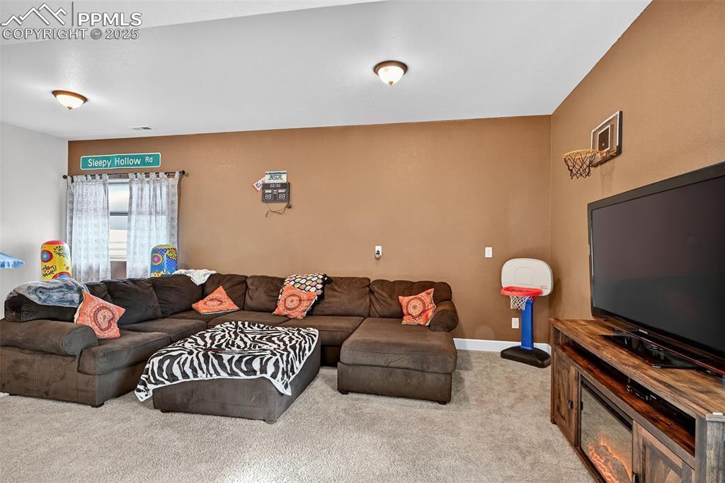 Monument, Colorado, 80132, United States, 5 Bedrooms Bedrooms, ,4 BathroomsBathrooms,Residential,Active,1990665