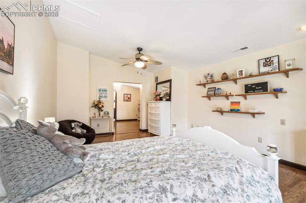 Colorado Springs, Colorado, 80906, United States, 5 Bedrooms Bedrooms, ,6 BathroomsBathrooms,Residential,Active,1992227