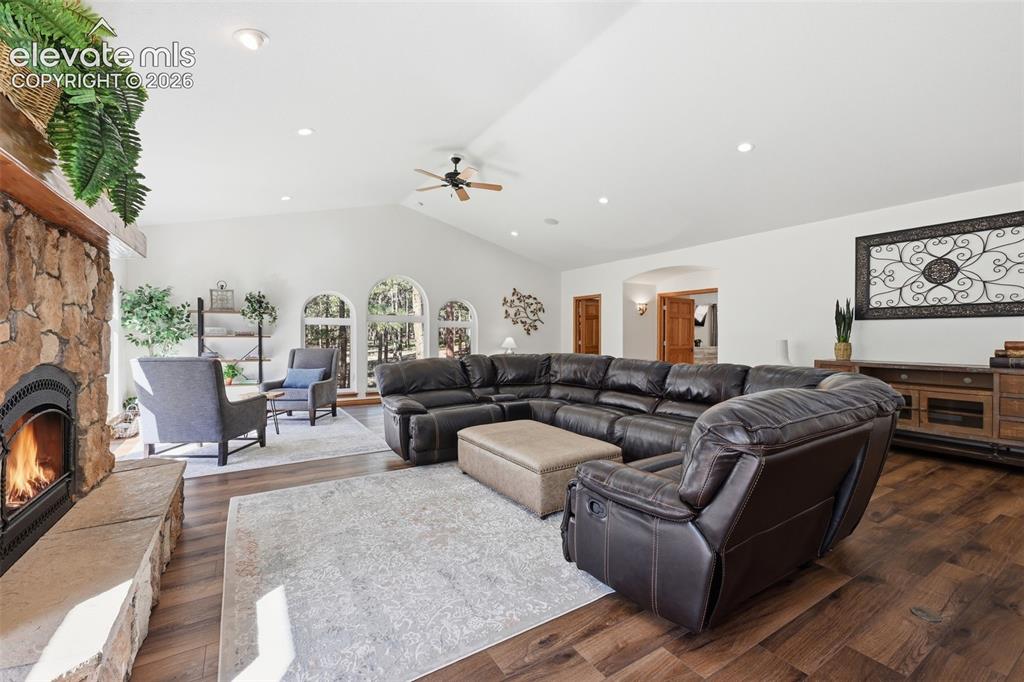 Colorado Springs, Colorado, 80908, United States, 6 Bedrooms Bedrooms, ,5 BathroomsBathrooms,Residential,Active,2045782
