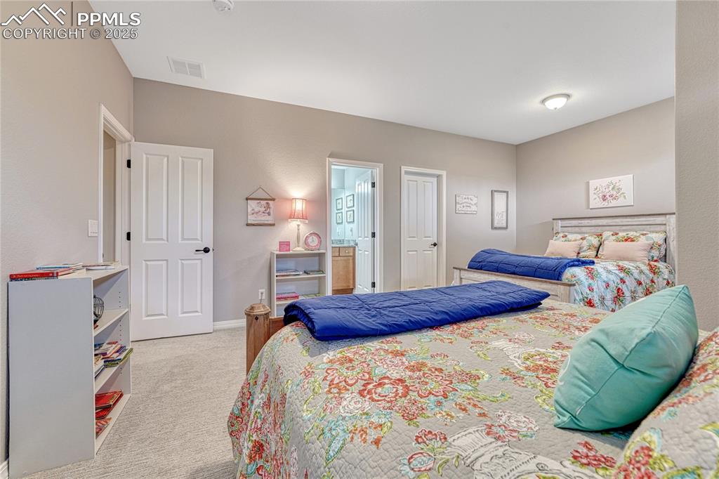 Colorado Springs, Colorado, 80908, United States, 4 Bedrooms Bedrooms, ,4 BathroomsBathrooms,Residential,Active,1992214