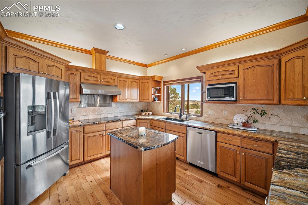 Colorado Springs, Colorado, 80908, United States, 5 Bedrooms Bedrooms, ,5 BathroomsBathrooms,Residential,Active,1954015